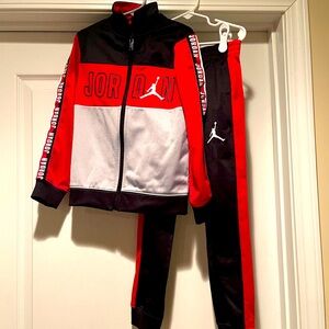 Boys Jordan Jogging Suit